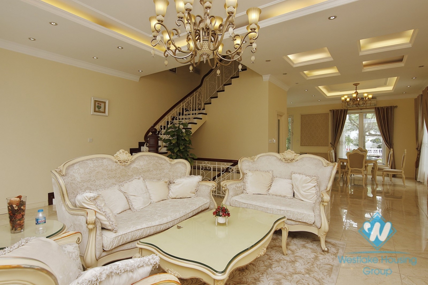 Five-bedroom villa for rent in Vinhome Riverside near BIS international school